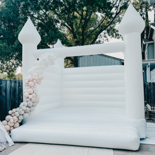 white-castle-bounce-house