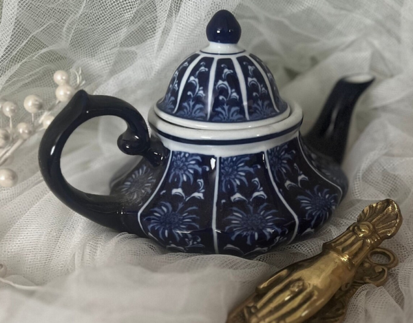 BombayTeapotBlueWhiteMelonStyle03 BombayTeapotBlueWhiteMelonStyle03